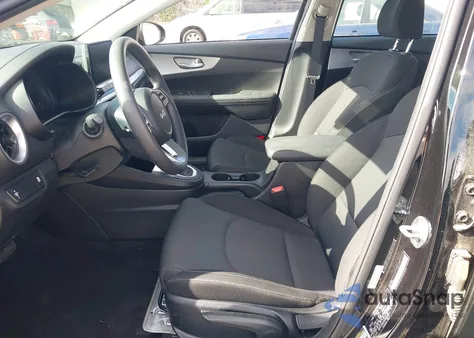 2022 Kia Forte Lxs z USA, uszkodzony, nr VIN 3KPF24AD2NE482580